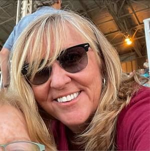 Meet your Posher, Angie